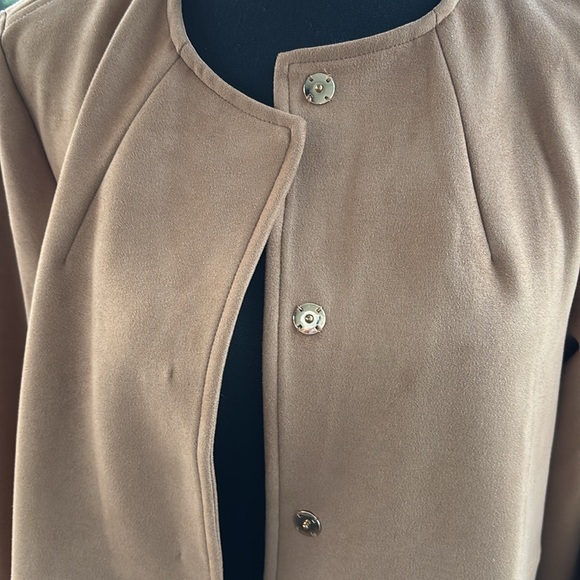 Ladies Camel Thigh Length Jacket - Picture 4 of 7